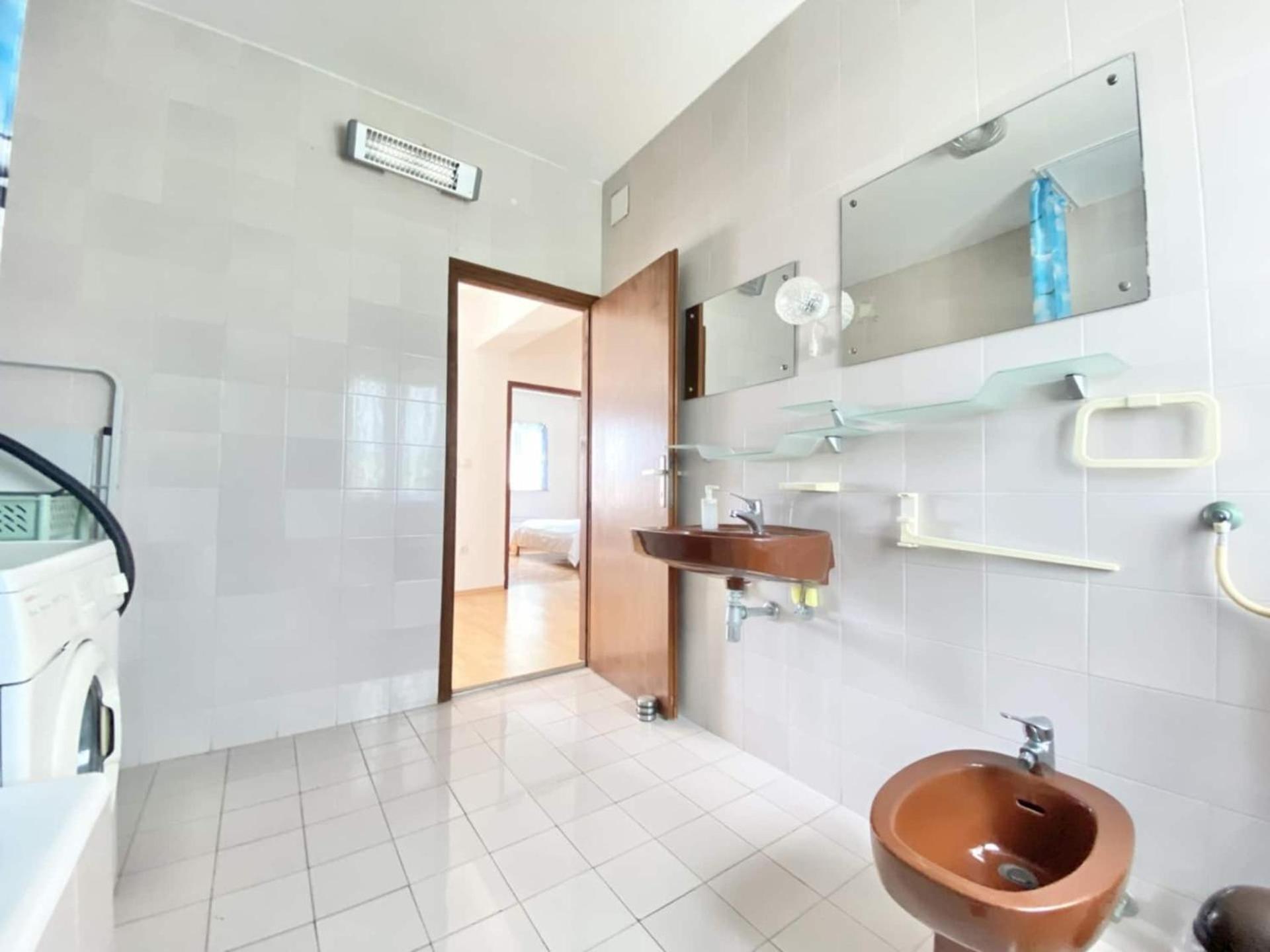Family Apartments Viva Close To The Beach 크르크 외부 사진