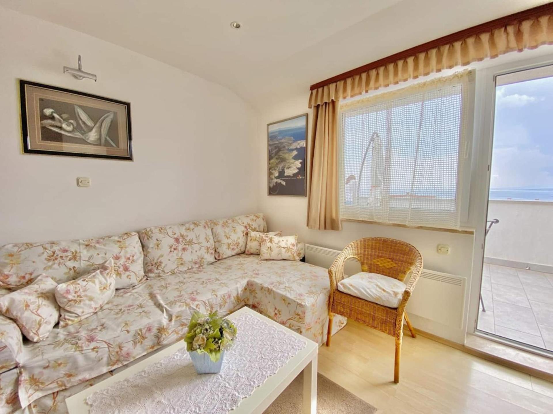 Family Apartments Viva Close To The Beach 크르크 외부 사진