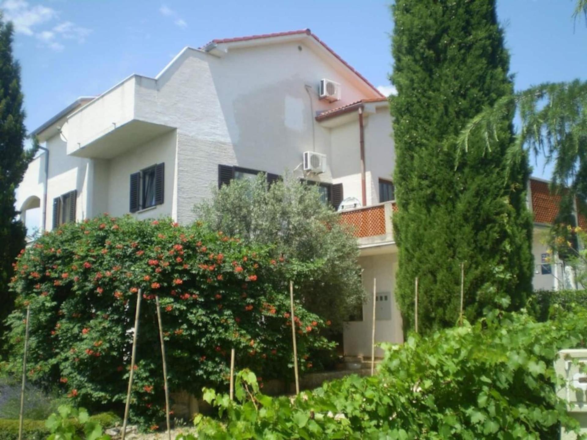 Family Apartments Viva Close To The Beach 크르크 외부 사진