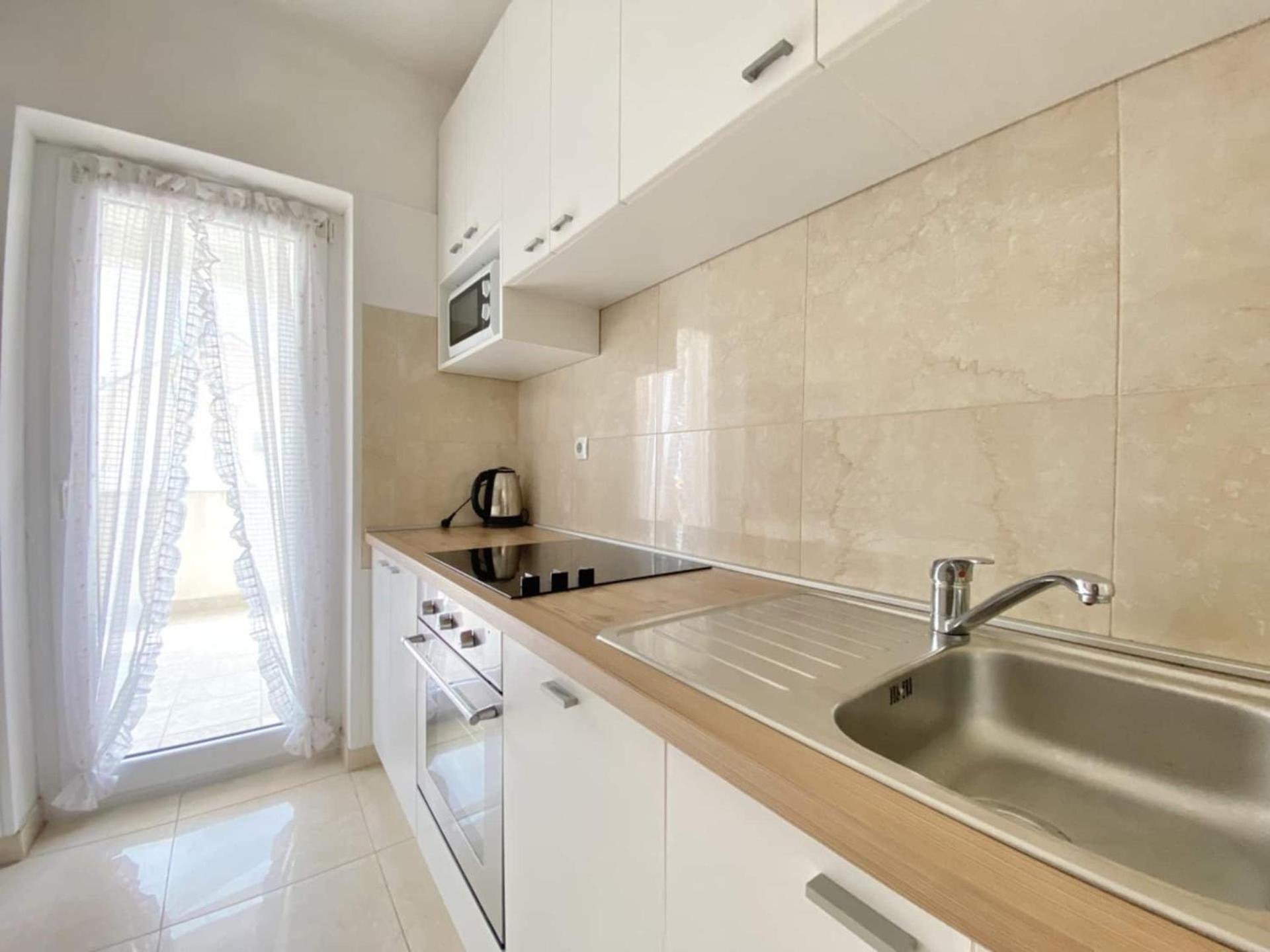 Family Apartments Viva Close To The Beach 크르크 외부 사진