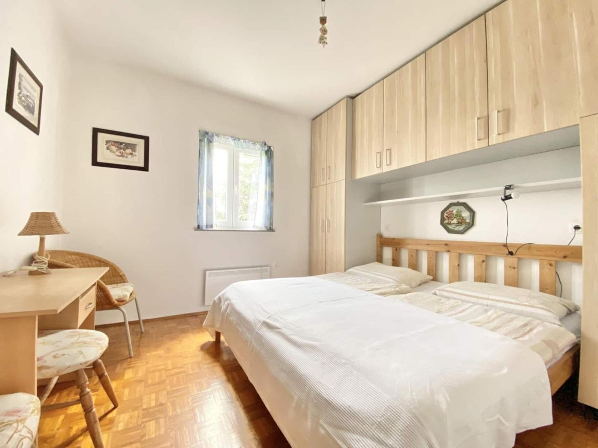 Family Apartments Viva Close To The Beach 크르크 외부 사진