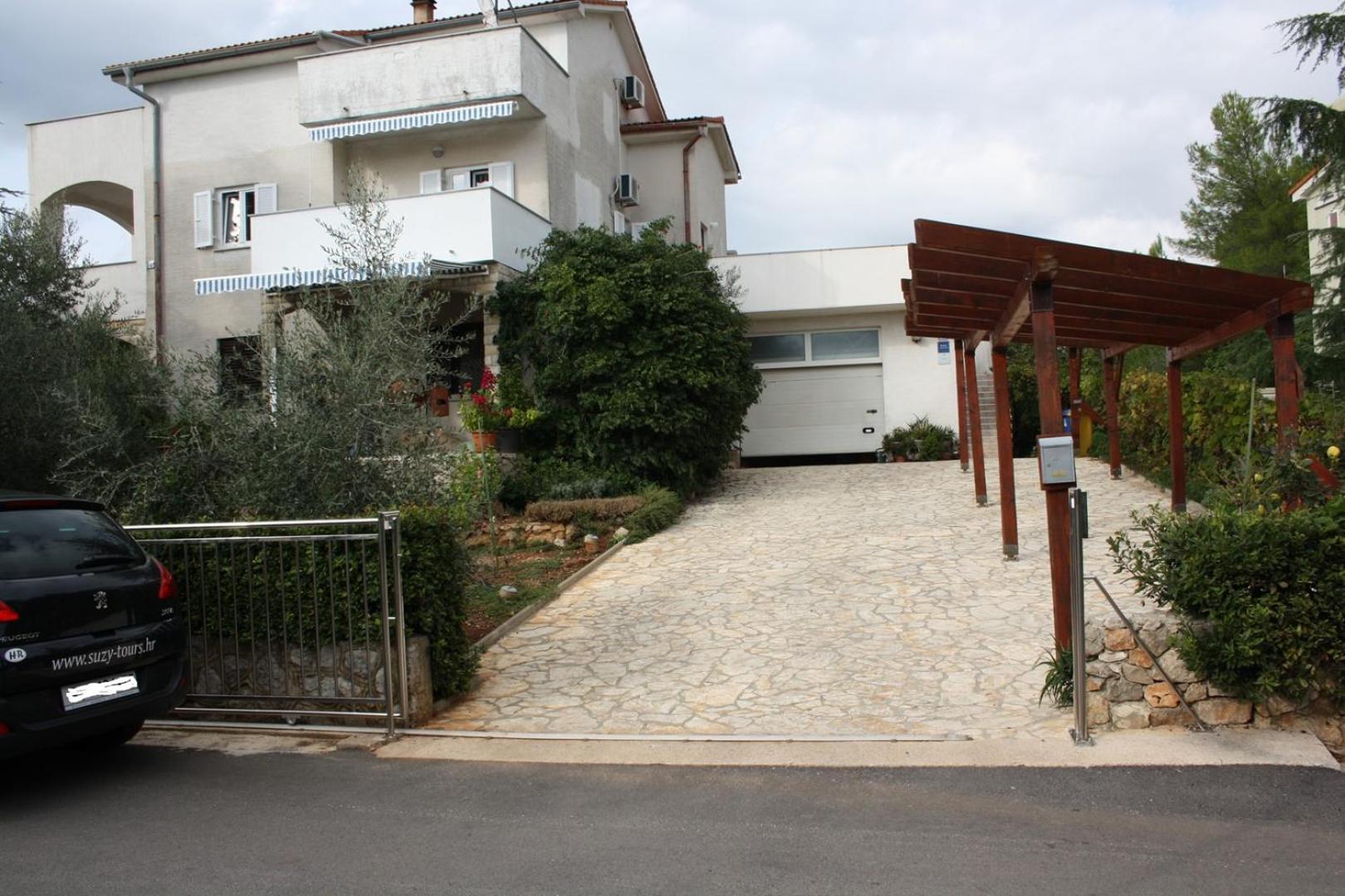 Family Apartments Viva Close To The Beach 크르크 외부 사진